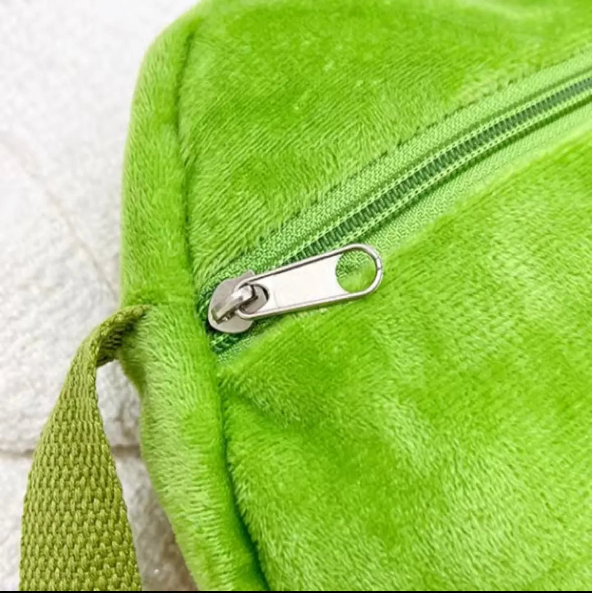 Mini Gigi Bag - peluche rana Gigi di adottaungigi.it, idea regalo speciale per famiglie e coppie